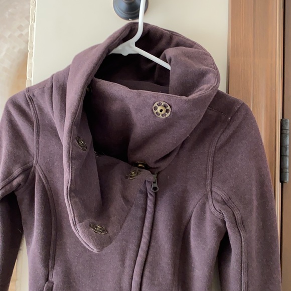 Super-soft lululemon cowl neck zippered fleece top. - Picture 5 of 7